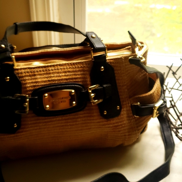 Michael Kors Handbags - Michael Kors *RARE* shoulder bad /hand bag